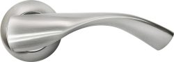 Дверная ручка RAP 8 SN/CP белый никель/полированный хром